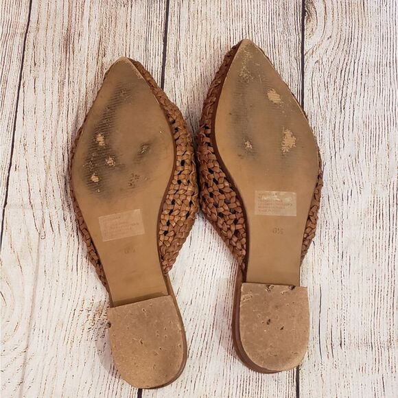 AQUA Leather Slip On - Picture 4 of 9